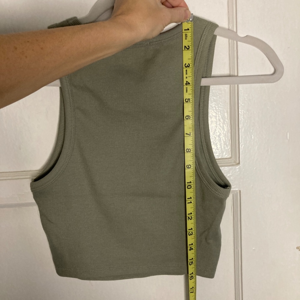 Zara Cropped Ribbed Tank 💚 - Picture 3 of 5